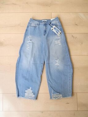 NWT Encore Jeans Light Wash Distressed Barrel Leg Jeans Size L